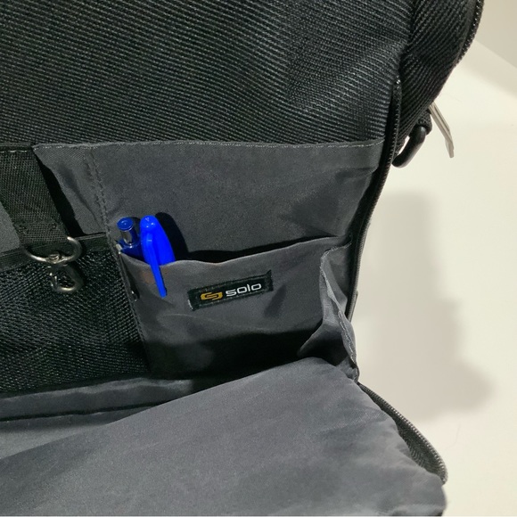 Mens Gray Solo Padded Laptop Computer Carrying Case Tote - Picture 8 of 9